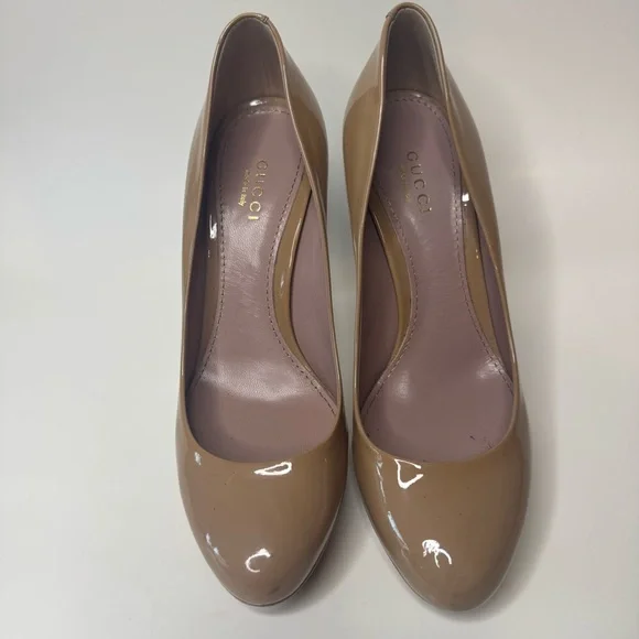 ❕SALE❕ Gucci Patent Leather Tan Pumps - Picture 2 of 6